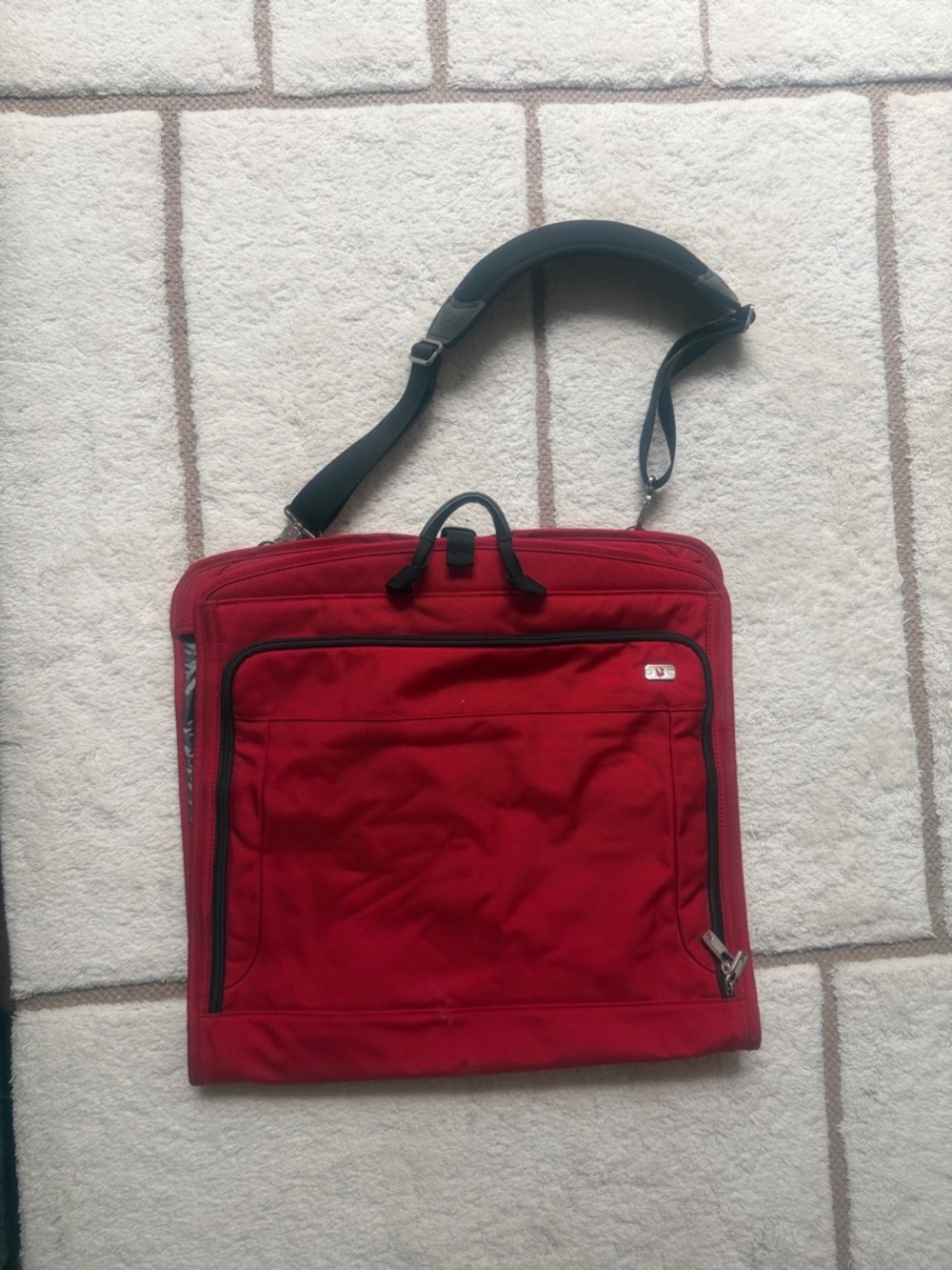 Victorinox Red Men's Laptop/Travel Bag with Shoulder Strap